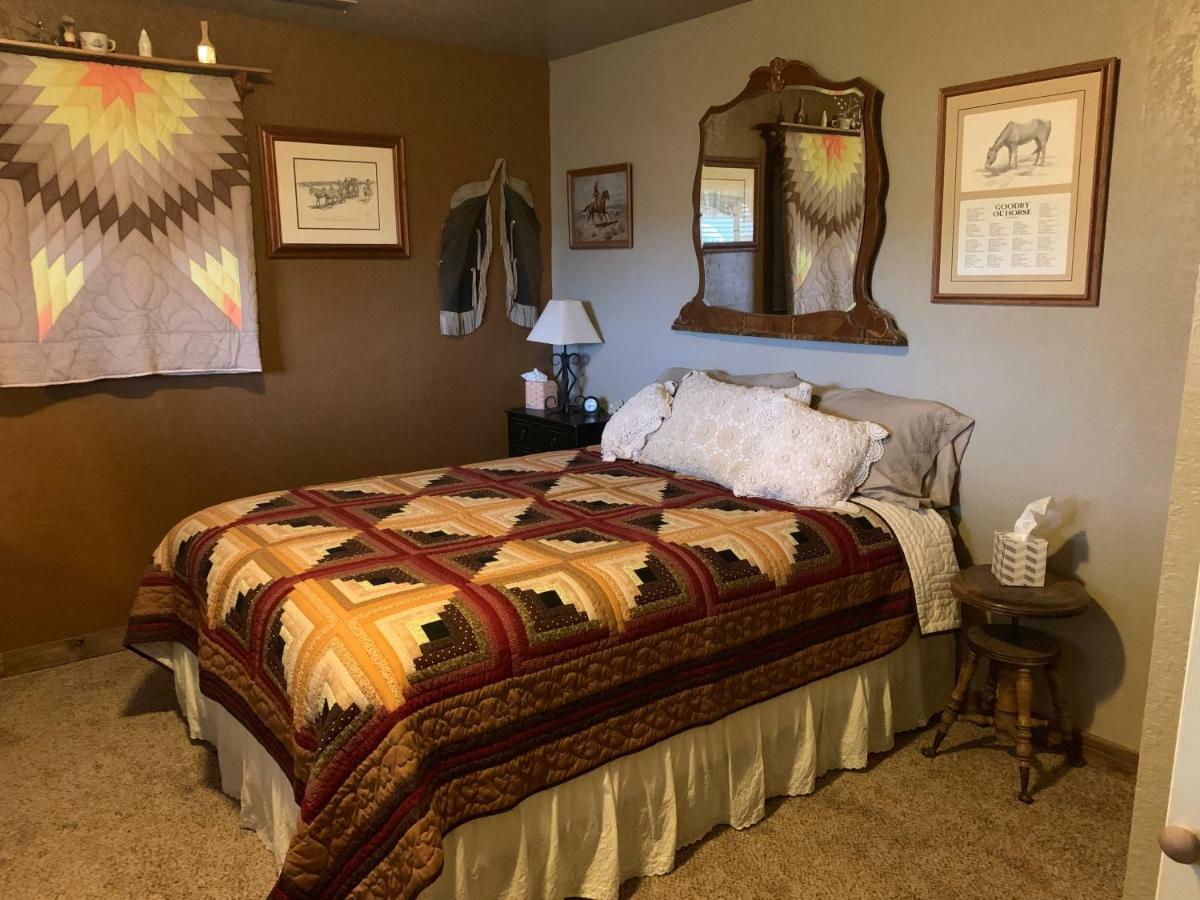 Zion'S Backyard Bed And Breakfast Colorado City Exterior photo